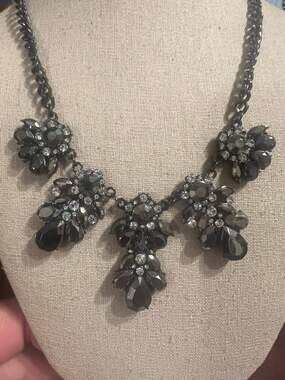 NYC Grey Metallic Curb Chain Teardrop Rhinestone Statement Necklace 21" Elegant